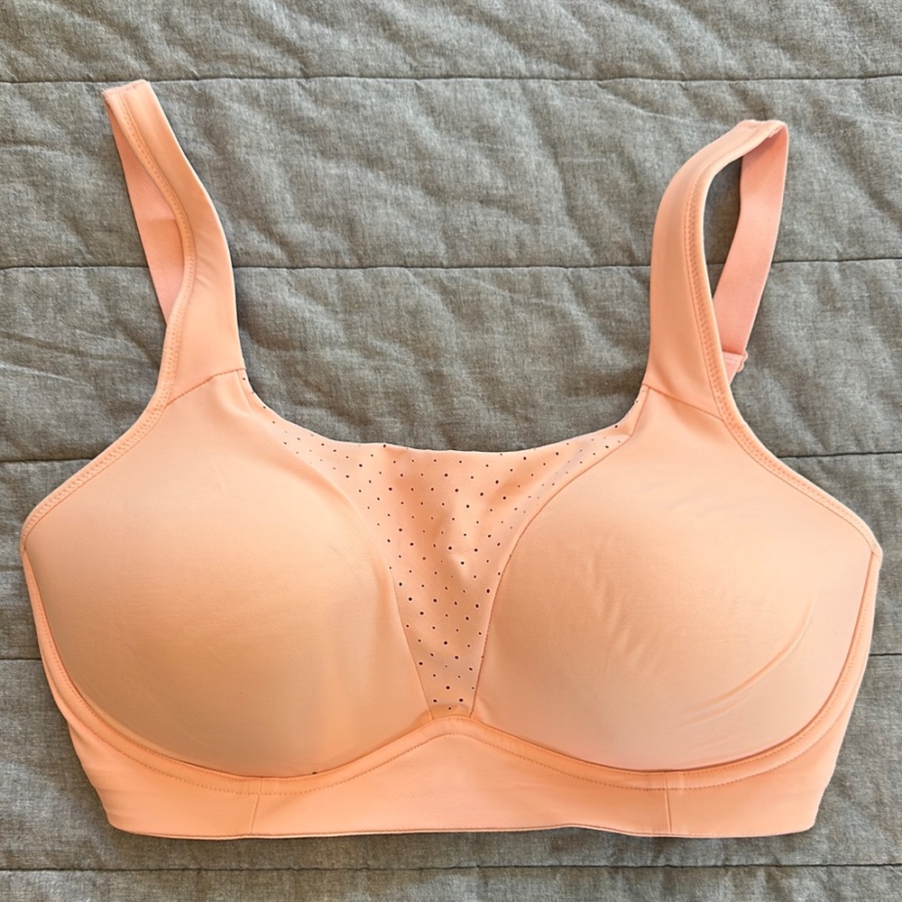 Lululemon Peach Women's sports Bra